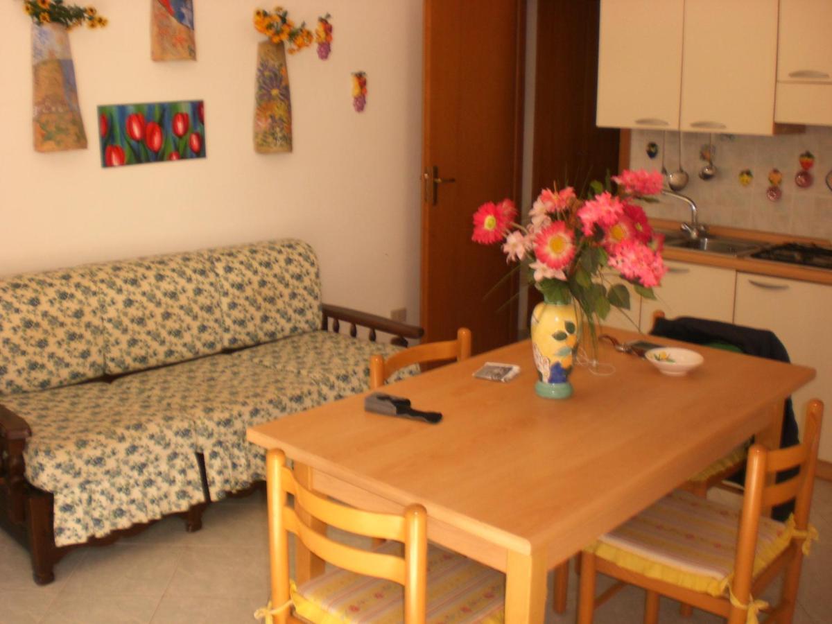 Casa Vacanza Spiaggia Praia 法维尼亚纳 外观 照片